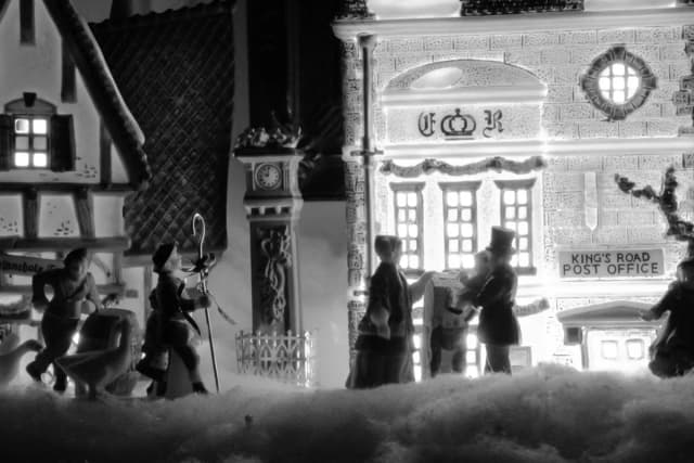 Czego uczy opowieść wigilijna? Lekcje o empatii i relacjach Czego uczy opowieść wigilijna? Lekcje o empatii i relacjach