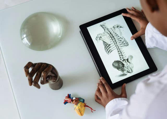 Jakie studia po biol chemie? Odkryj najlepsze kierunki dla Ciebie